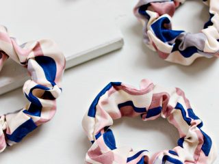 UPCYCLING DIY Old T-Shirt Hair Scrunchie